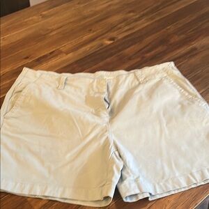 Vineyard Vines everyday shorts